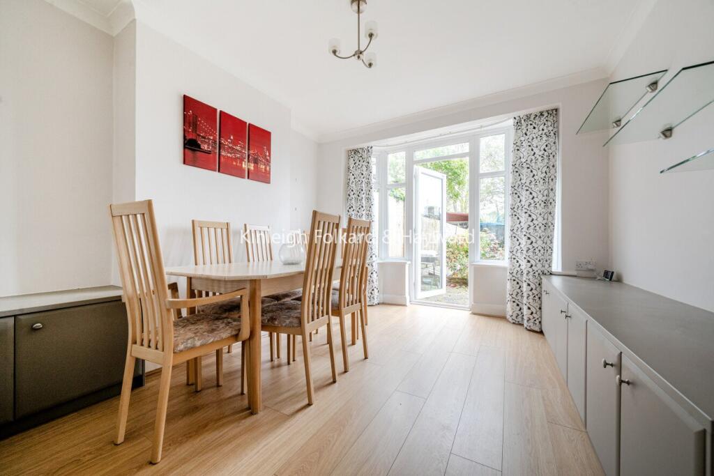 Main image of property: Old Farm Avenue, London, N14