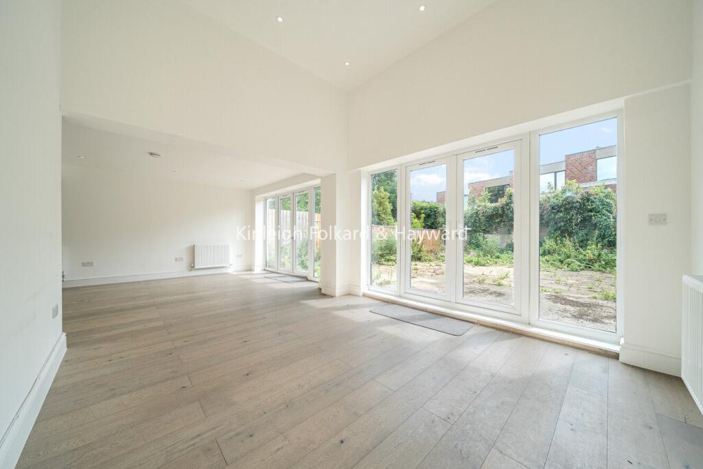 Main image of property: Dukes Avenue, London, N10