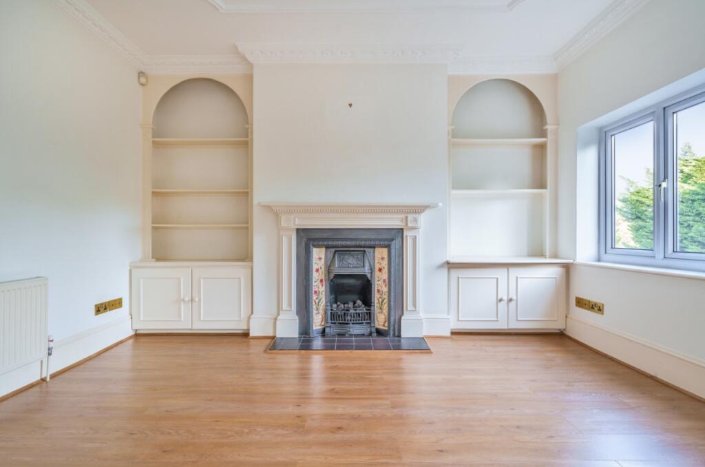 Main image of property: Crescent East, Barnet, EN4