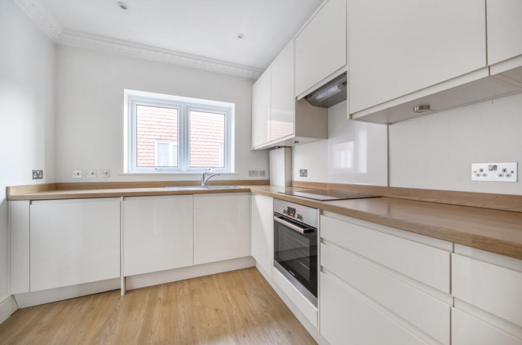 Main image of property: Crescent East, Barnet, EN4