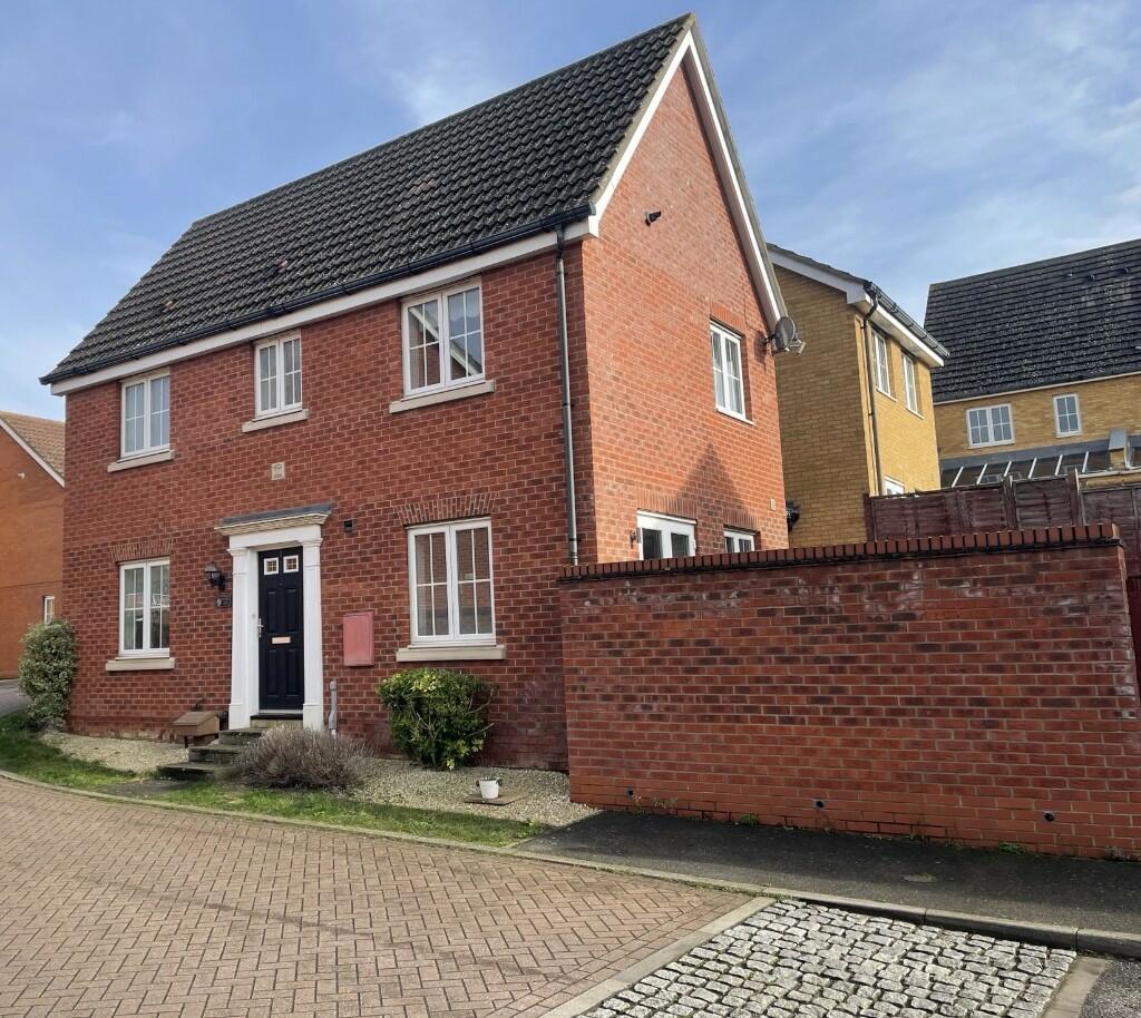 3 bedroom detached house for rent in Nuthatch Close, Stowmarket