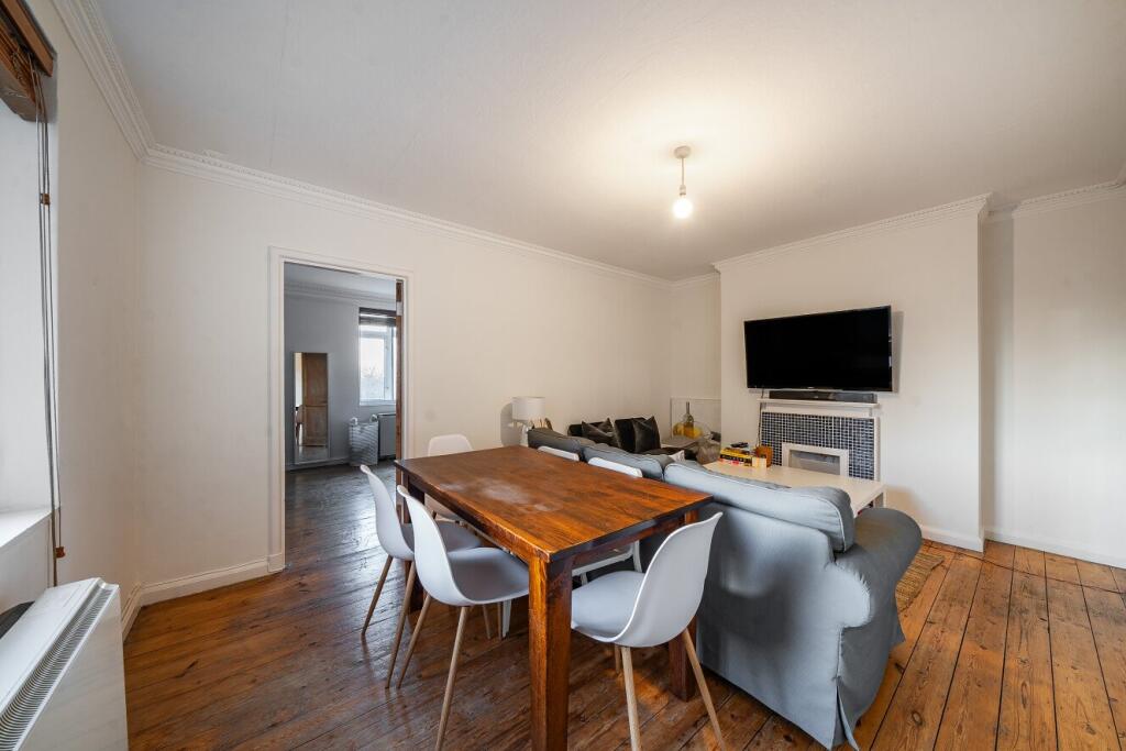 Main image of property: Keswick Road, Putney, London, SW15