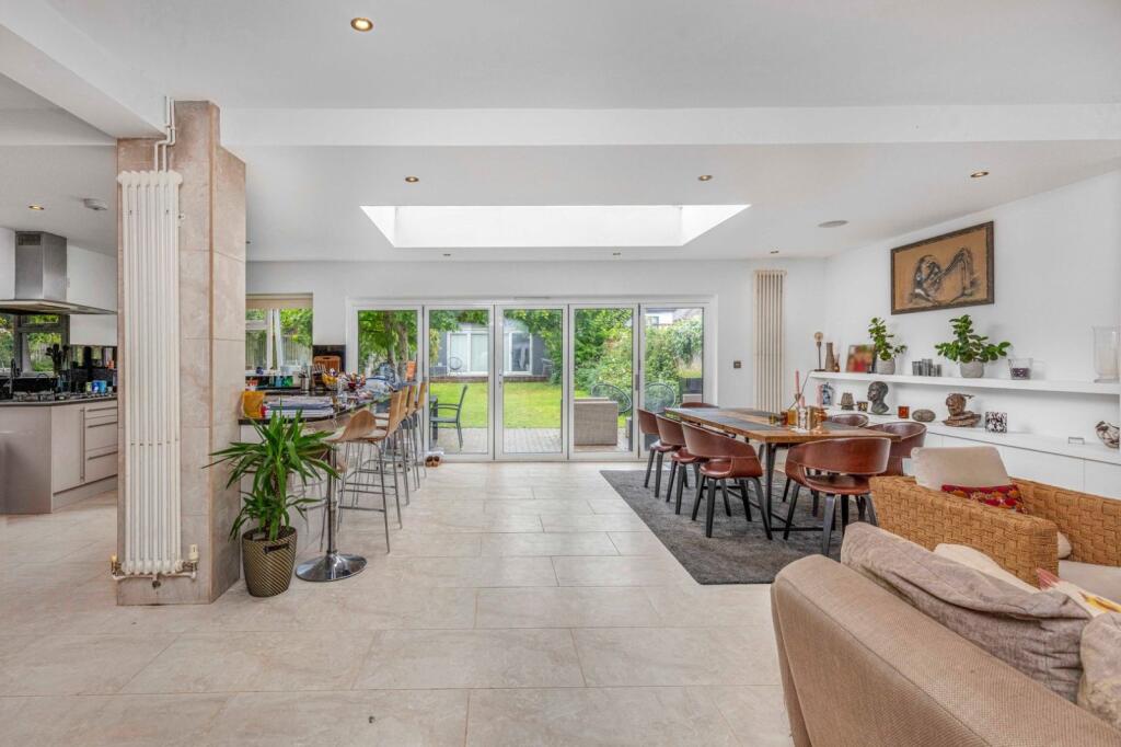 Main image of property: Valonia Gardens, East Putney, London, SW18