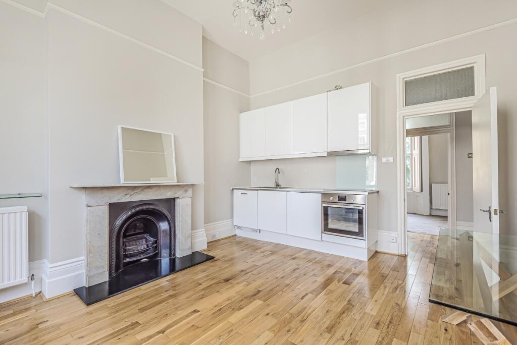 2 bedroom flat for rent in Sutherland Avenue Maida Vale W9
