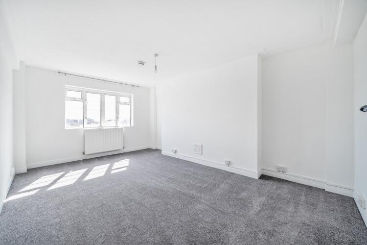 3 bedroom apartment for rent in Streatham Hill London SW2