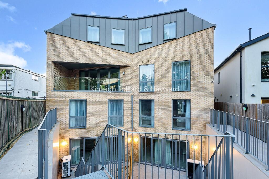 Main image of property: Red Post Hill, London, SE24