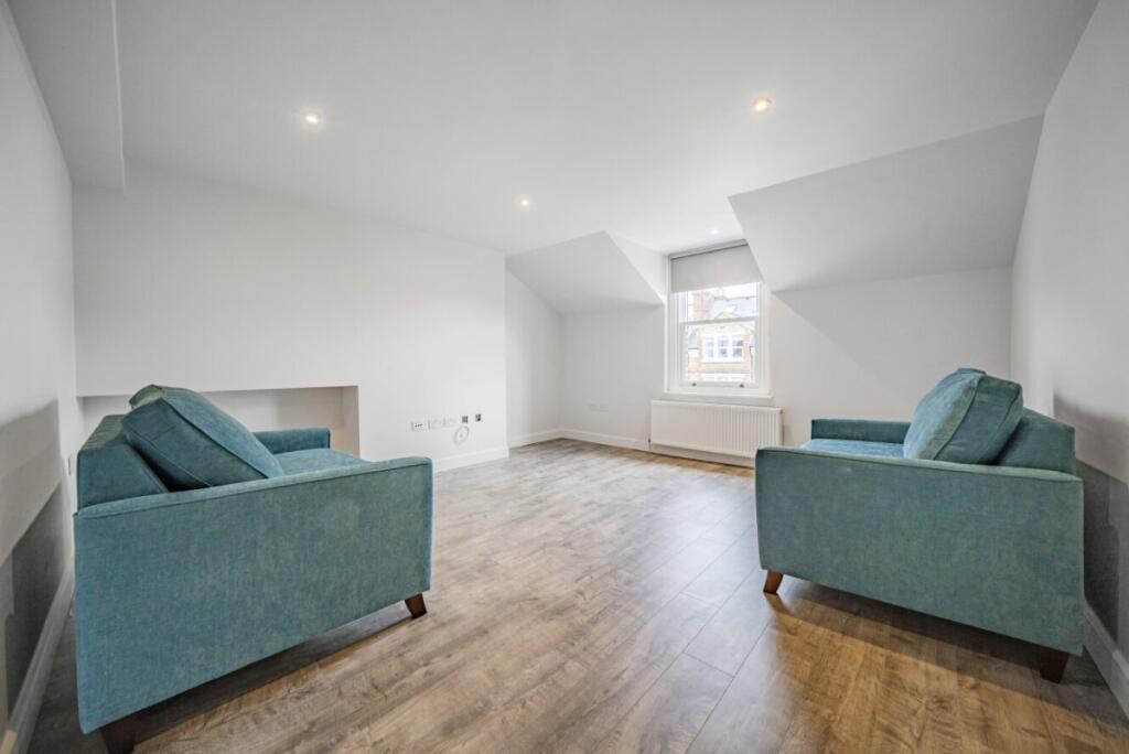Main image of property: 2b Gladstone Road, Wimbledon, SW19