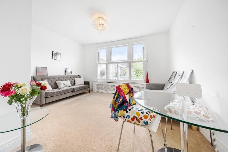 3 bedroom apartment for rent in Garratt Lane London SW18