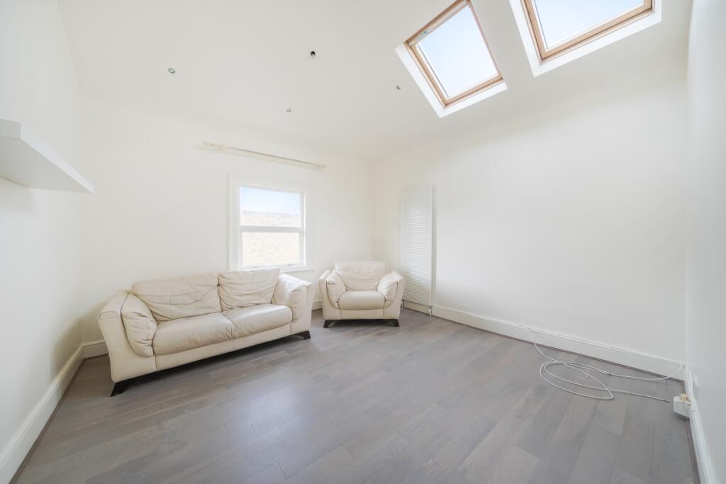 Main image of property: Earlsfield Road, London, SW18