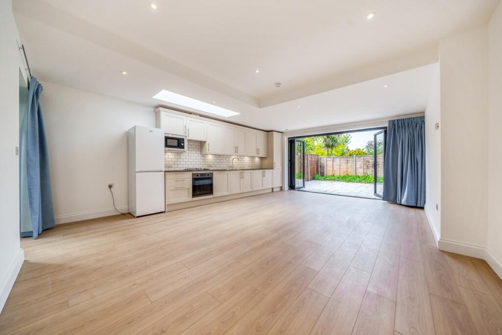 Main image of property: Burntwood Lane, Earlsfield, London, SW17