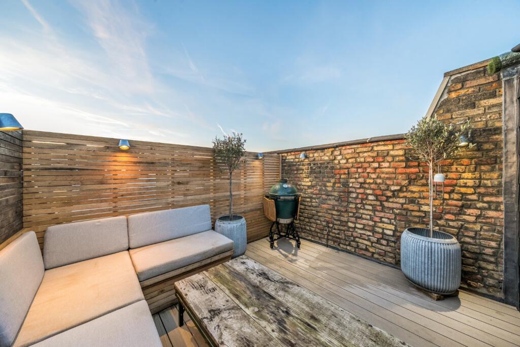 Main image of property: Farlton Road, London, SW18