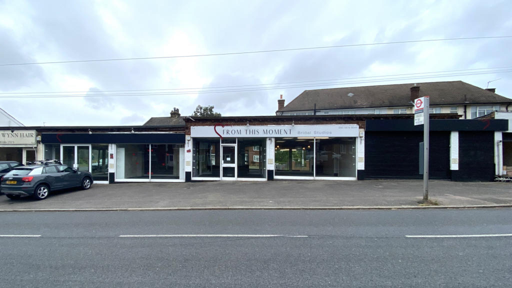 Commercial property for rent in Kingston Road, Ewell, Surrey, KT17