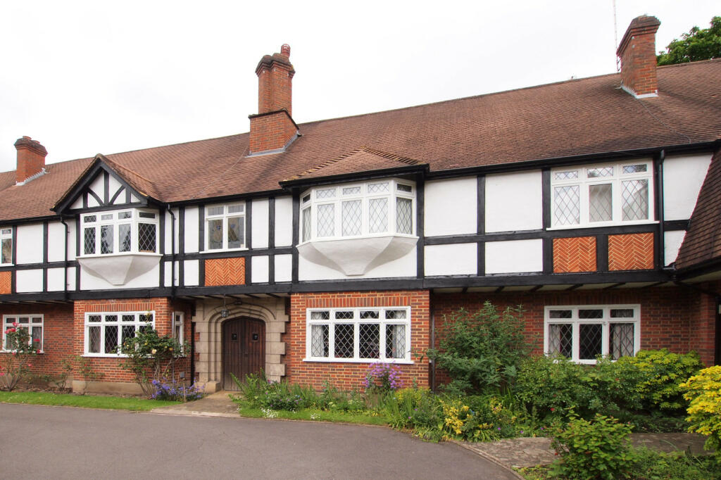 2 bedroom apartment for rent in Church Street, Ewell Village, KT17