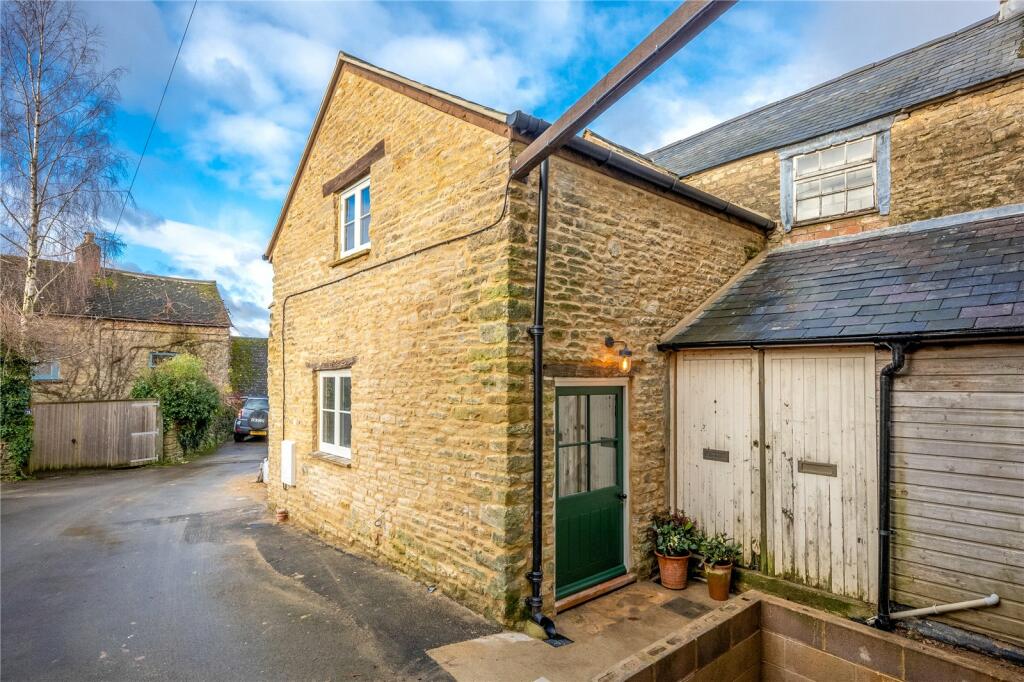 1 bedroom end of terrace house for sale in West Street, Chipping Norton