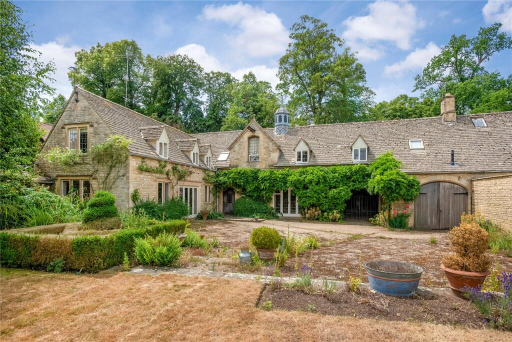 Main image of property: High Street, Shipton-Under-Wychwood, Chipping Norton, Oxfordshire, OX7
