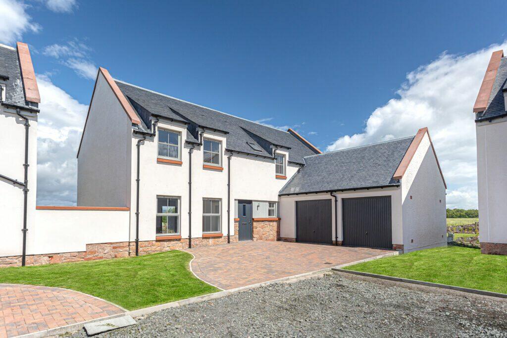 5 bedroom detached house for sale in 4 Fairfield Farm Steading, Kippen, FK8