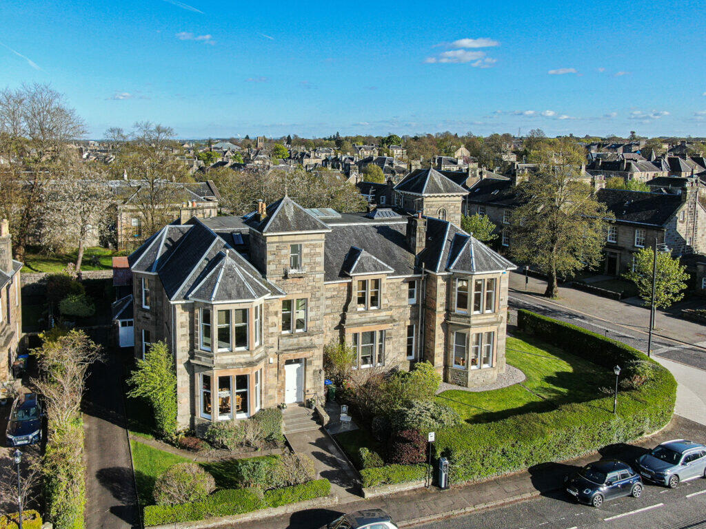 Main image of property: 1A Royal Gardens, Kings Park, Stirling, FK8