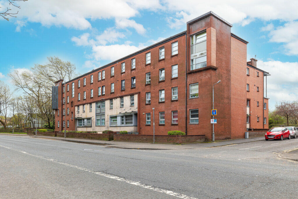 2 bedroom flat for sale in Tollcross Road, Glasgow, G32