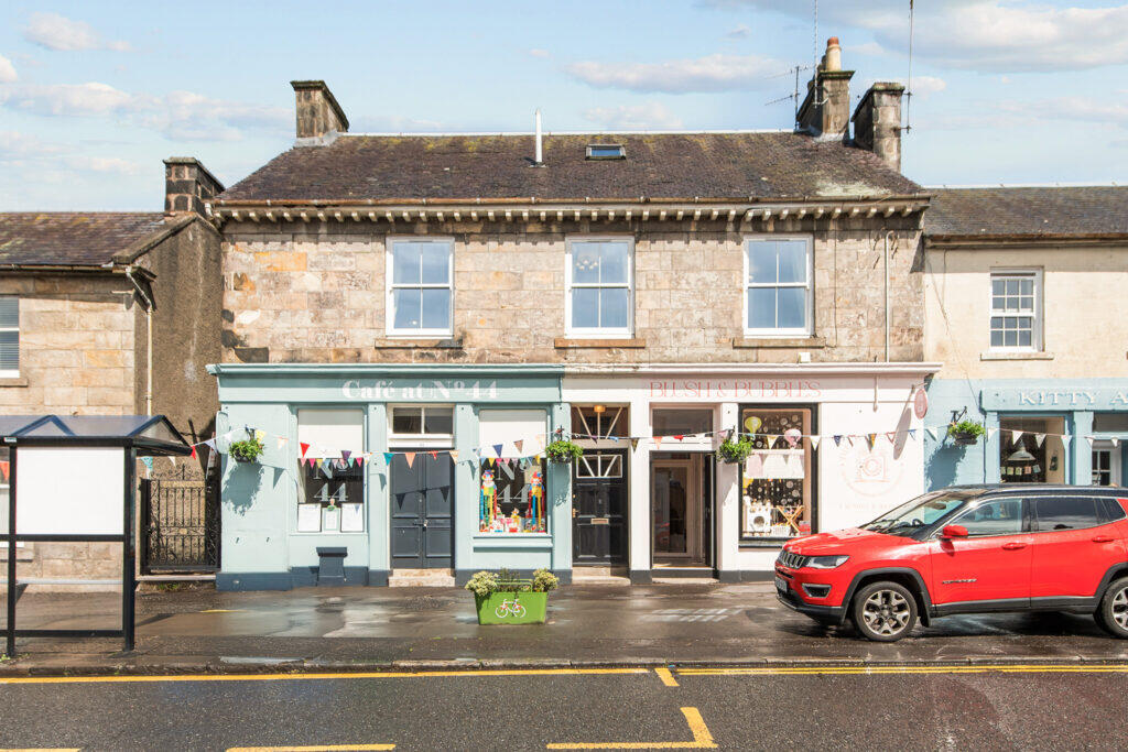 3 bedroom maisonette