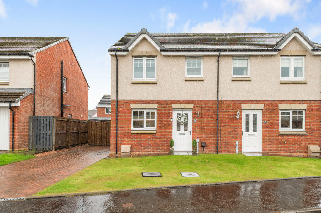 3 bedroom semi-detached house
