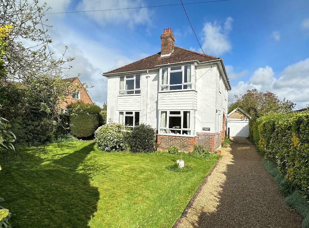 3 bedroom detached house for sale in Newham Lane, Steyning, West Sussex