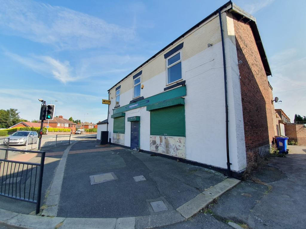 Commercial property for rent in Denton Road, Manchester, M34