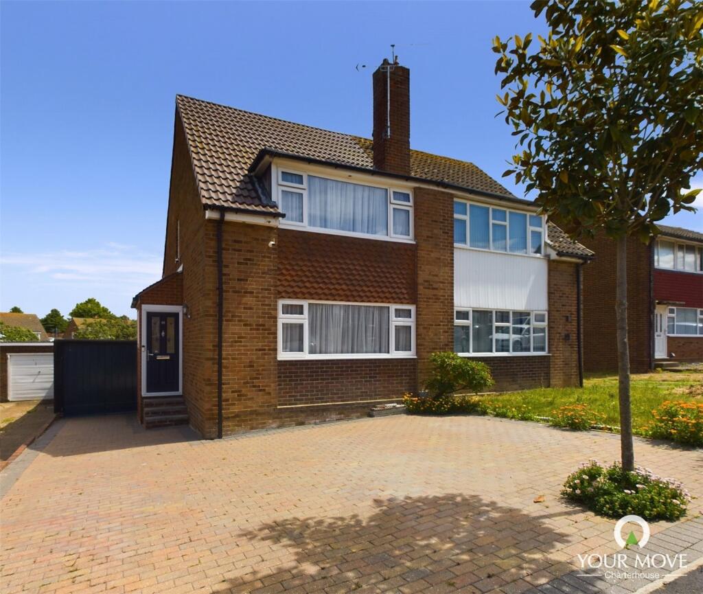 3 bedroom semidetached house for sale in Nash Court Road, Margate