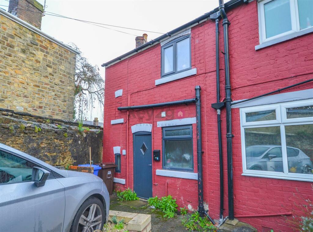 3 bedroom end of terrace house for sale in Hill, Sheffield, S13