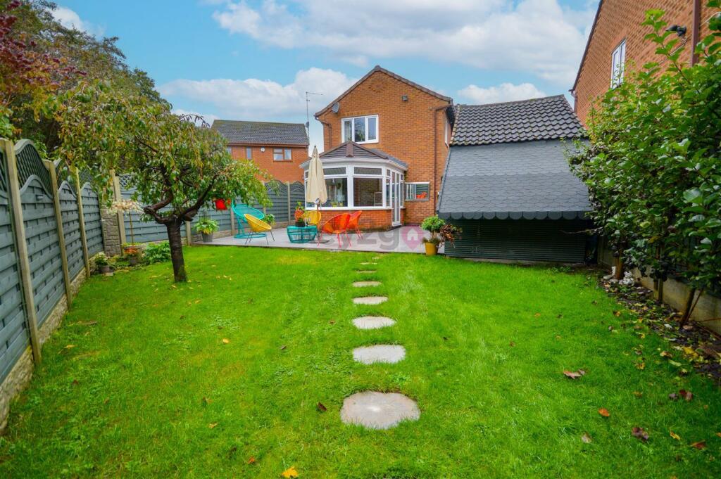 4 bedroom detached house for sale in Lundwood Grove, Owlthorpe