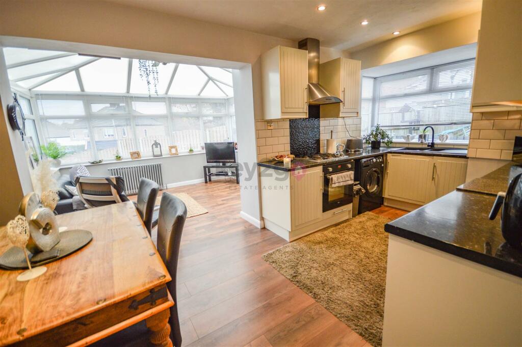 2 bedroom semidetached house for sale in Hollinsend Road, Sheffield, S12