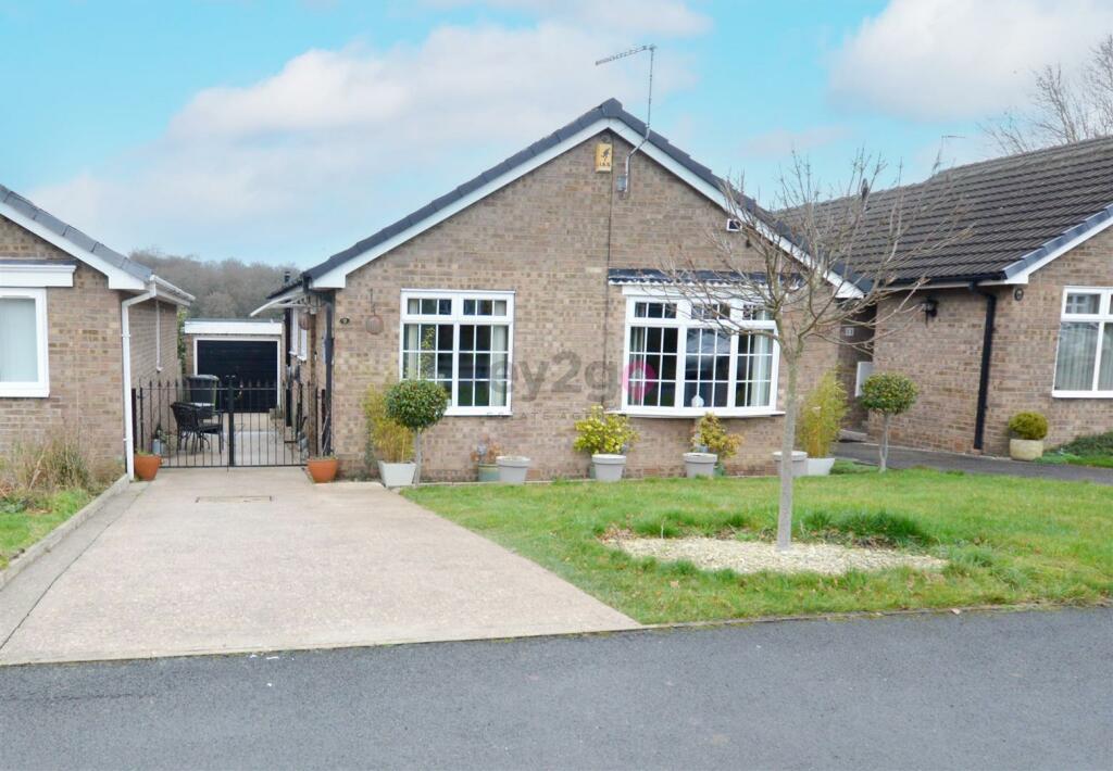 3 bedroom detached bungalow for sale in Green Chase, Eckington