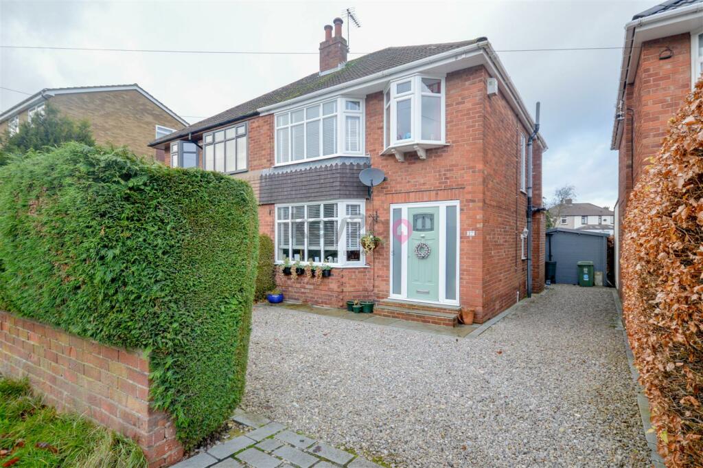 3 bedroom semidetached house for sale in Backmoor Road, Norton