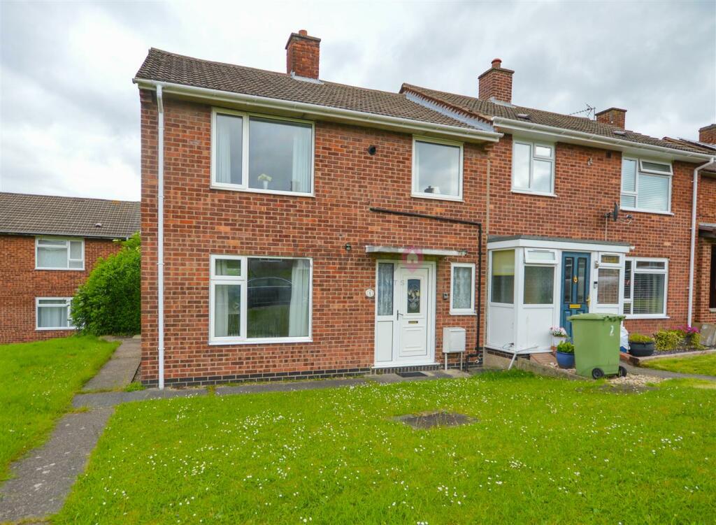 3 bedroom end of terrace house for sale in Oak Close, Killamarsh