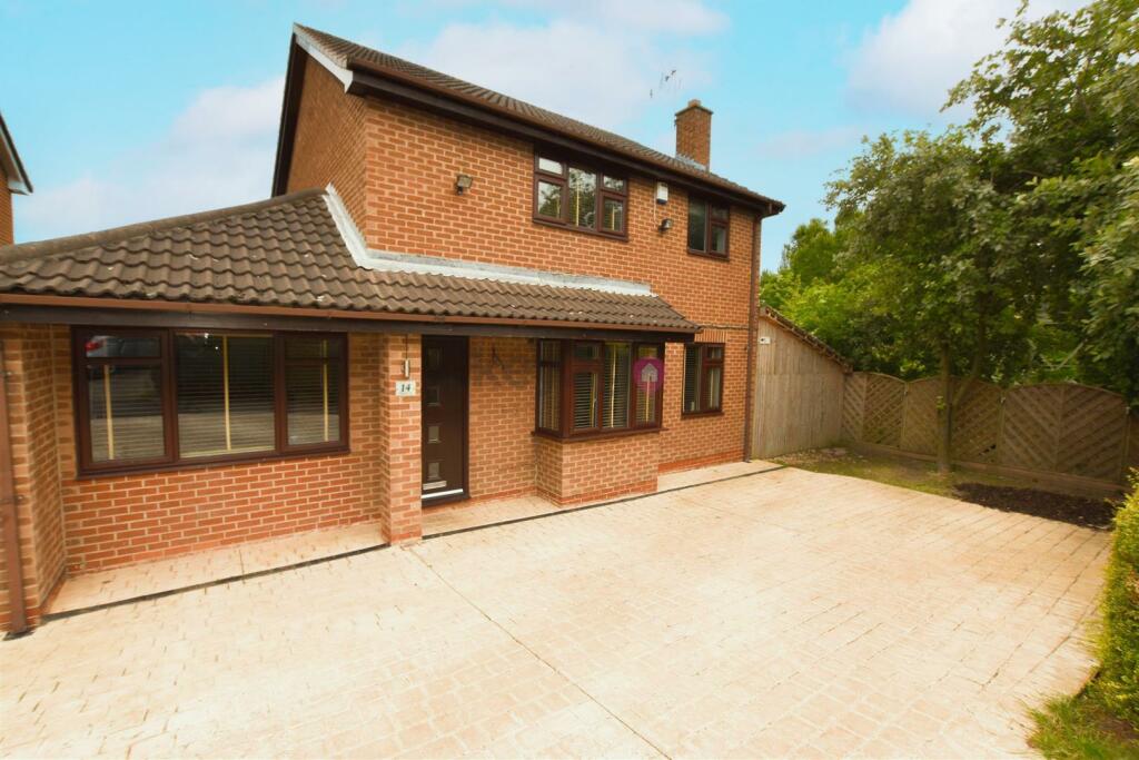 5 bedroom detached house for sale in Darfield Close, Owlthorpe