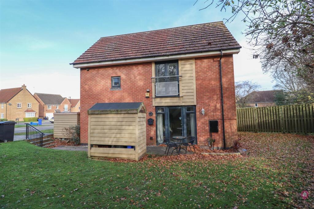 Main image of property: Oxclose Park Rise, Halfway, Sheffield, S20