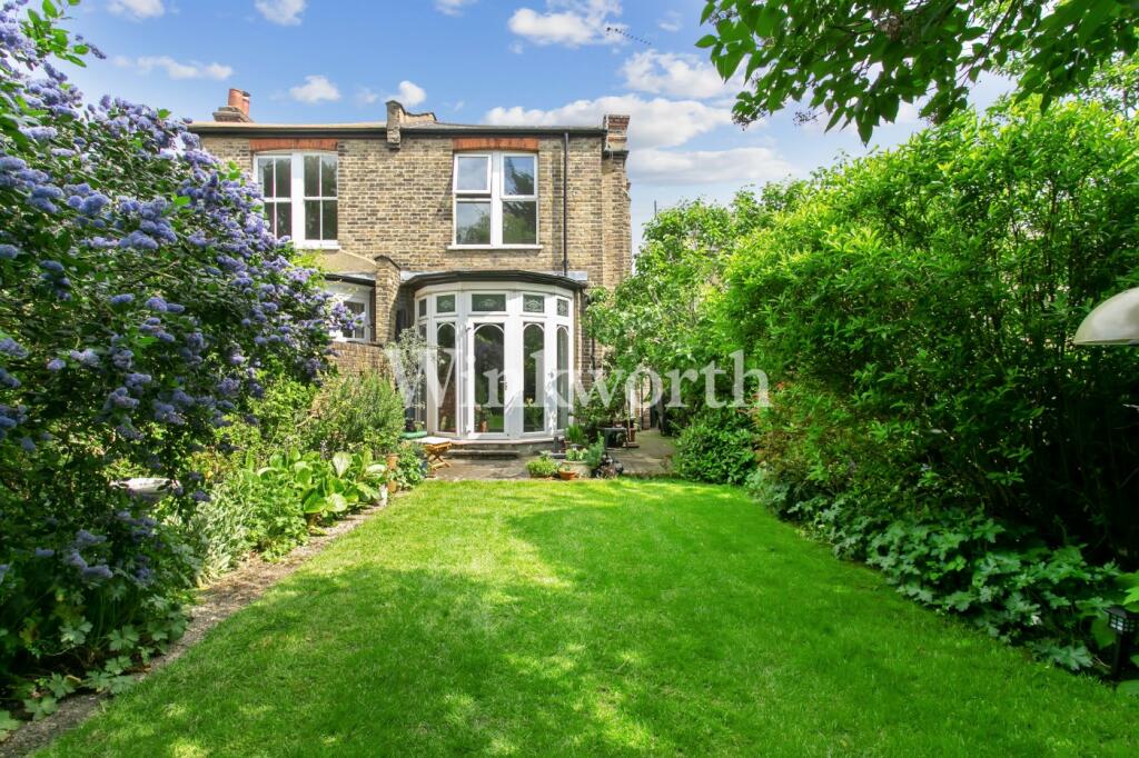 4 bedroom semidetached house for sale in Derwent Road, London, N13