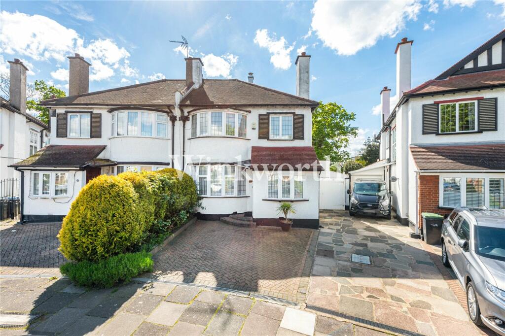 4 bedroom semidetached house for sale in The Grove, London, N13