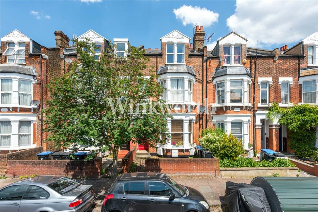 1 bedroom apartment for sale in Park Avenue, London, N13