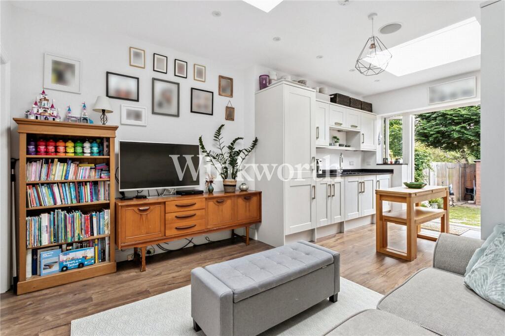 Main image of property: The Mall, London, N14