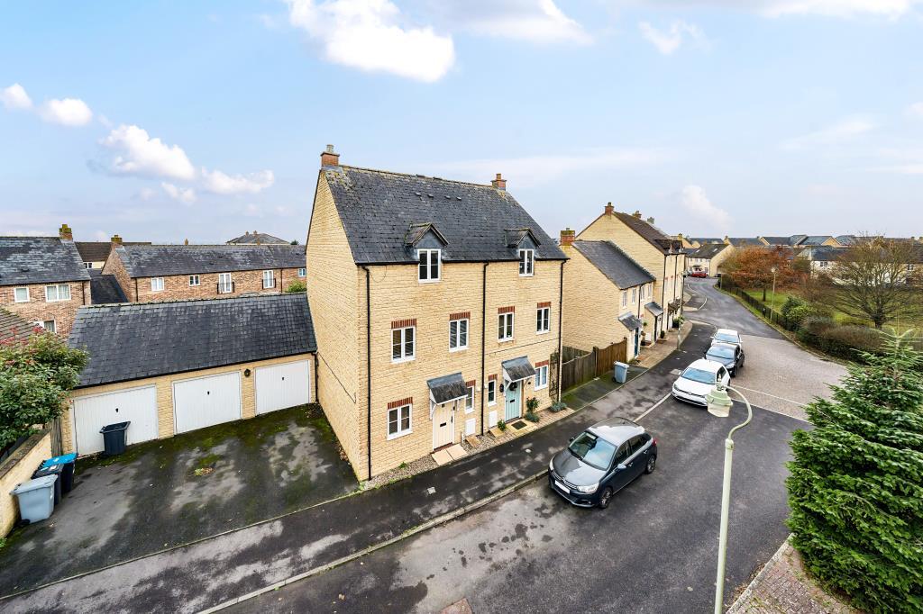 Main image of property: Cedar Road, Carterton, OX18