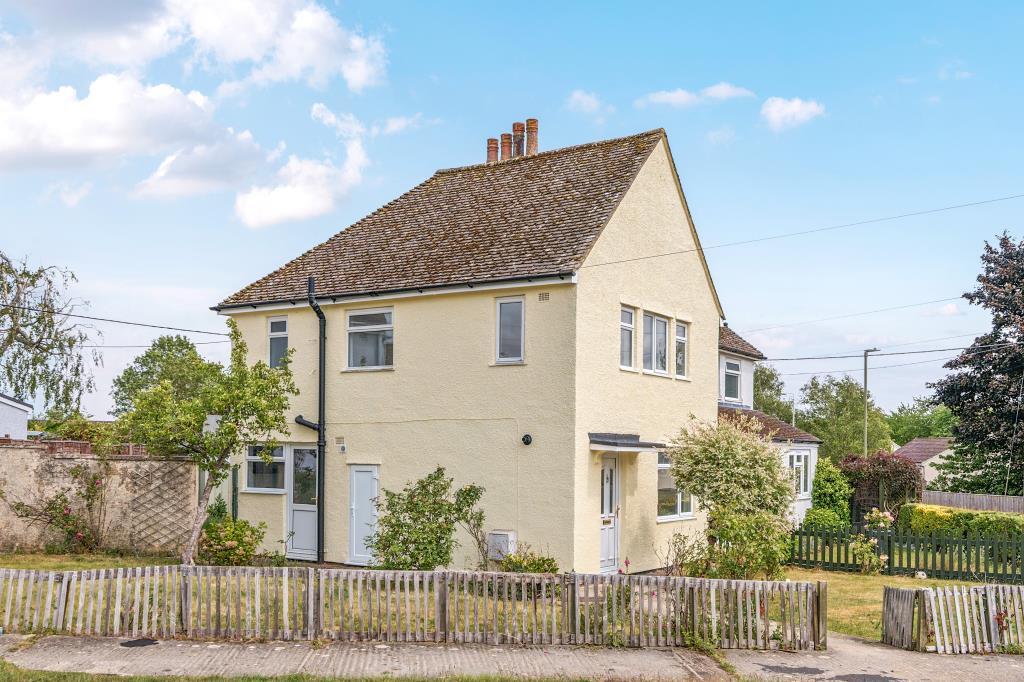 Main image of property: Brizewood, Carterton, OX18