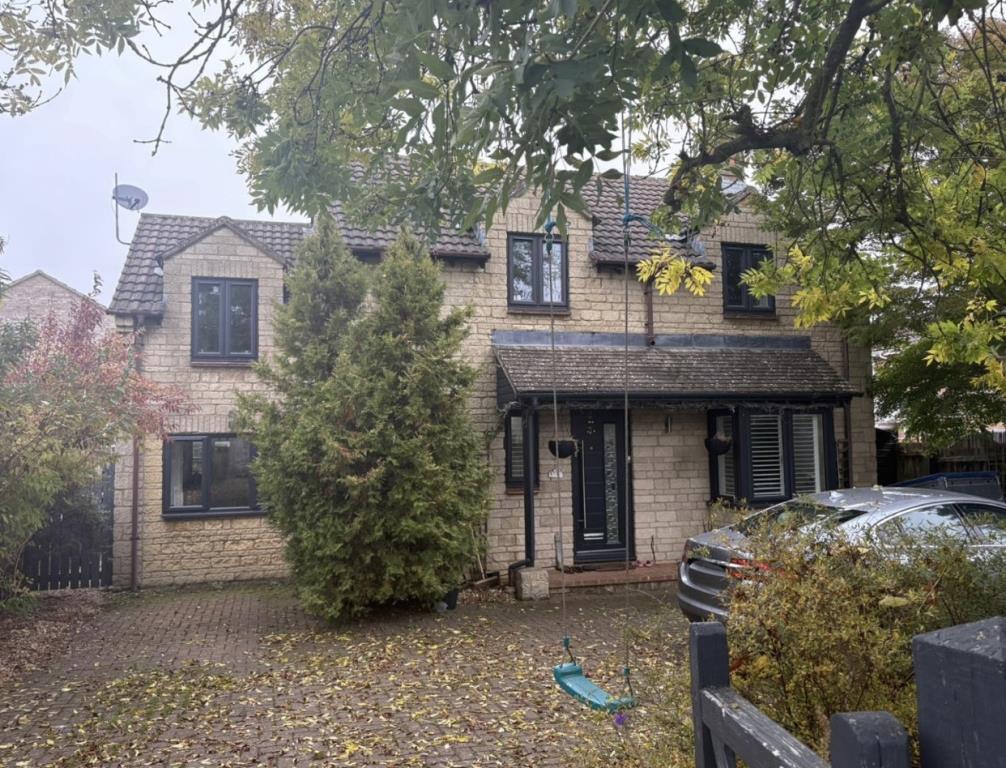 Main image of property: Bonham Place, Carterton, OX18