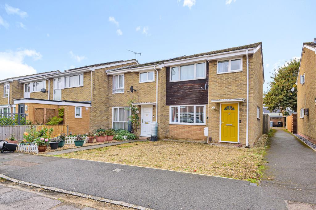 Main image of property: Richens Drive, Carterton, OX18