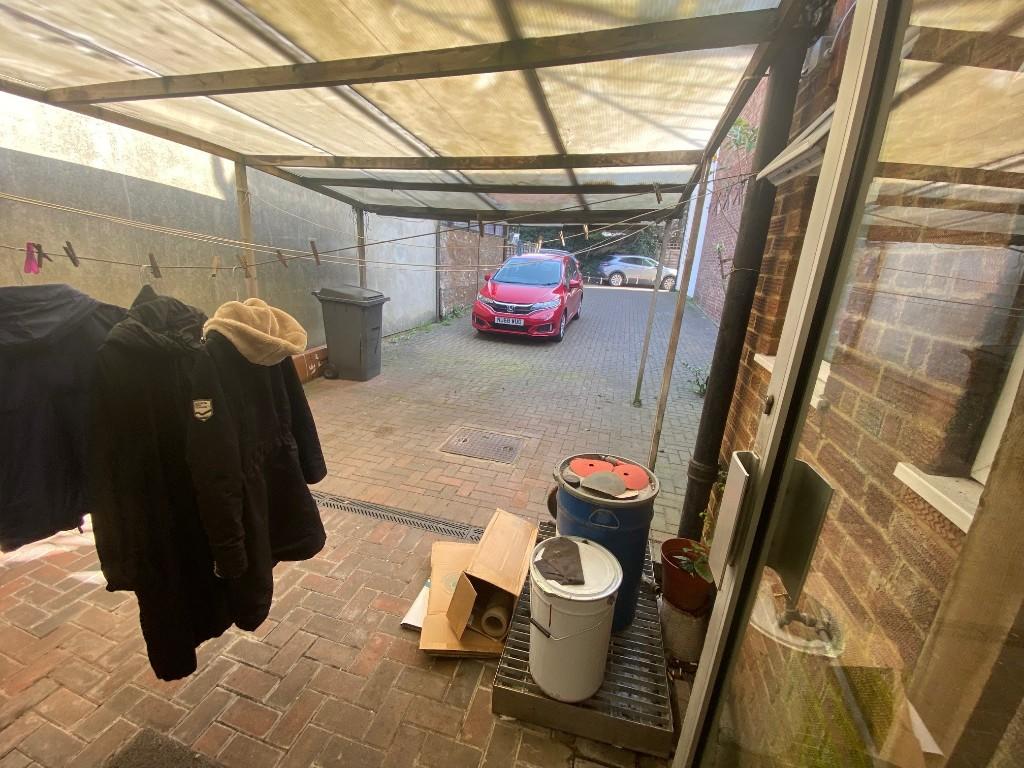 High street retail property for rent in Hampden Way, London, N14