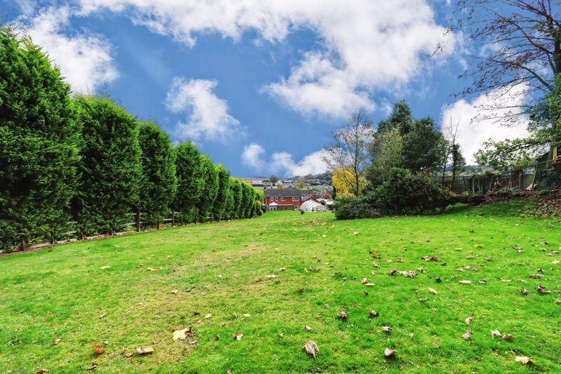 5 bedroom detached house for sale in SOUTH STAFFORDSHIRE, Kinver, Off