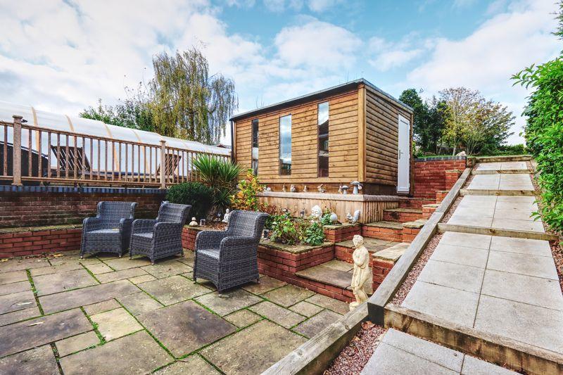 5 bedroom detached house for sale in SOUTH STAFFORDSHIRE, Kinver, Off