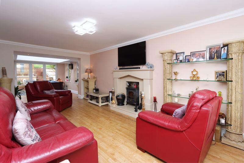 5 bedroom detached house for sale in SOUTH STAFFORDSHIRE, Kinver, Off