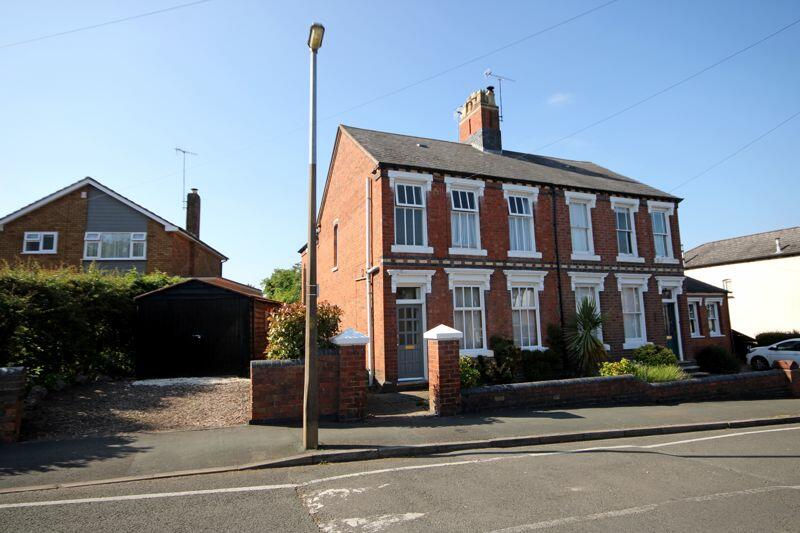 3 bedroom semidetached house for sale in STOURBRIDGE, Oldswinford