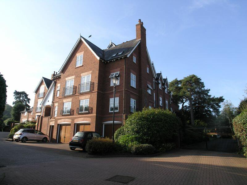 2 bedroom apartment for sale in Kinver Mount, Comber Grove, Kinver