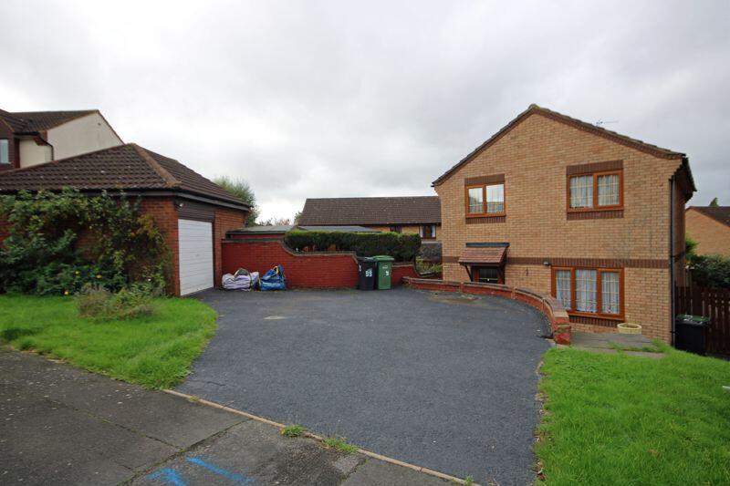 4 bedroom detached house for sale in Trinity Road, Amblecote